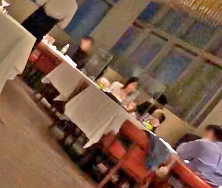 Rose BLACKPINK Terciduk Makan Bareng Idol Terkenal di Itaewon, Siapa? 1