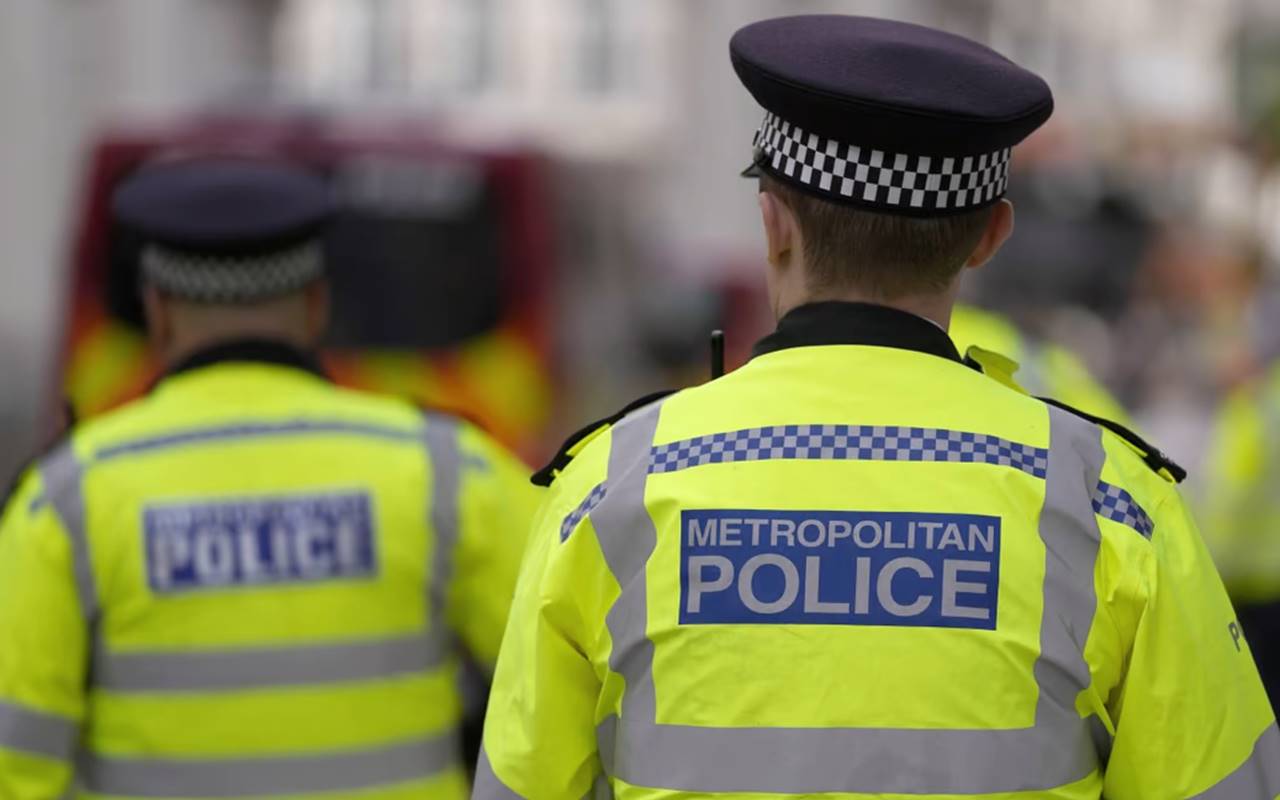Polisi London Telanjangi Siswi Kulit Hitam saat Penggeledahan, Korban Ungkap Trauma