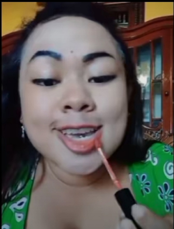 Ekspresi lawak menghibur