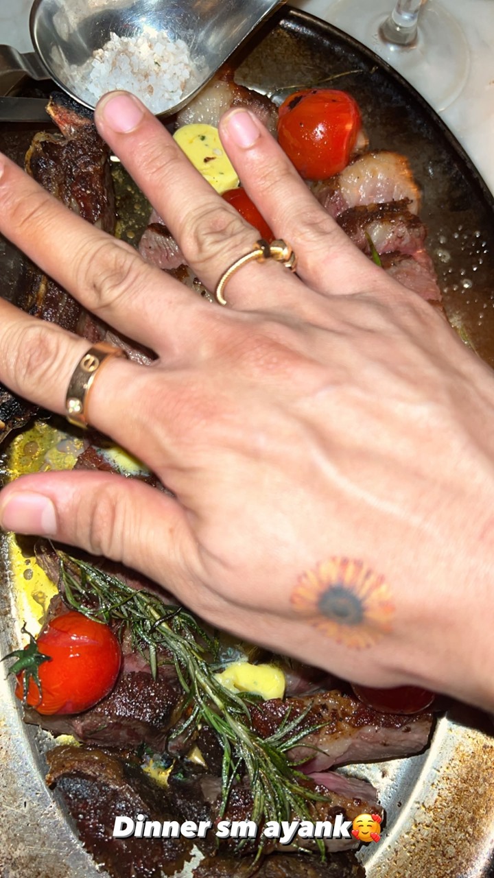 Dinner Bareng Thariq Halilintar, Fuji Pamer Cincin dan \'Tato\'