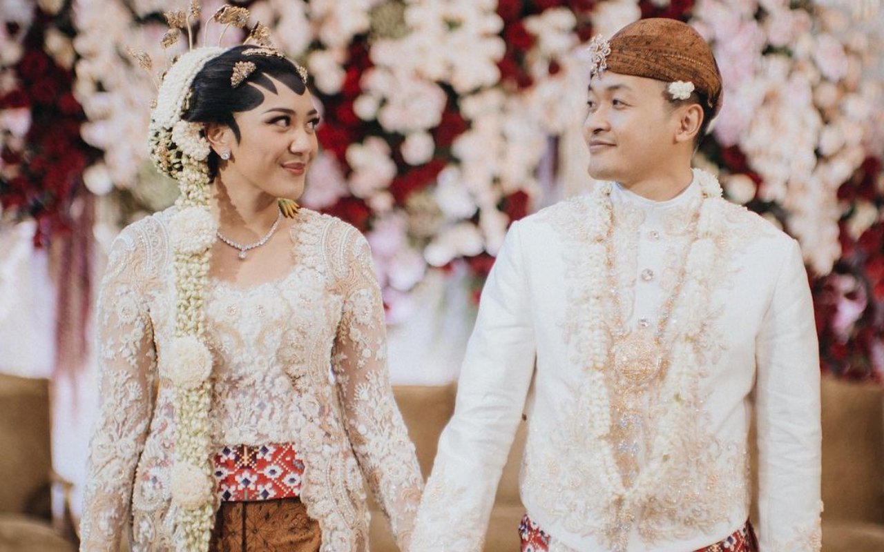 Dihadiri Tokoh Penting, 10 Potret Putri Tanjung-Guinandra Jatikusumo Di Momen Pernikahan