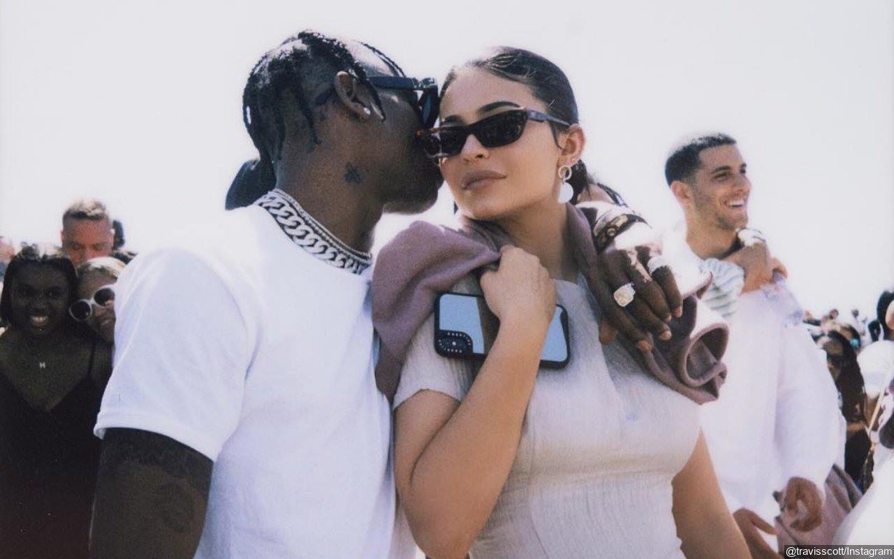 Kylie Jenner dan Travis Scott Memicu Rumor Telah Resmi Menikah Usai Kelahiran Anak Kedua