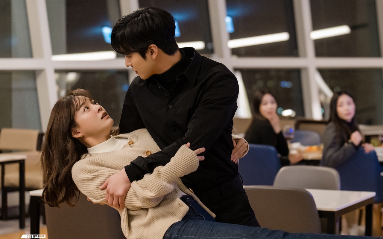 Kim Sejeong Bongkar Fakta Tak Terduga Soal Adegan Ciumannya di 'Business Proposal'