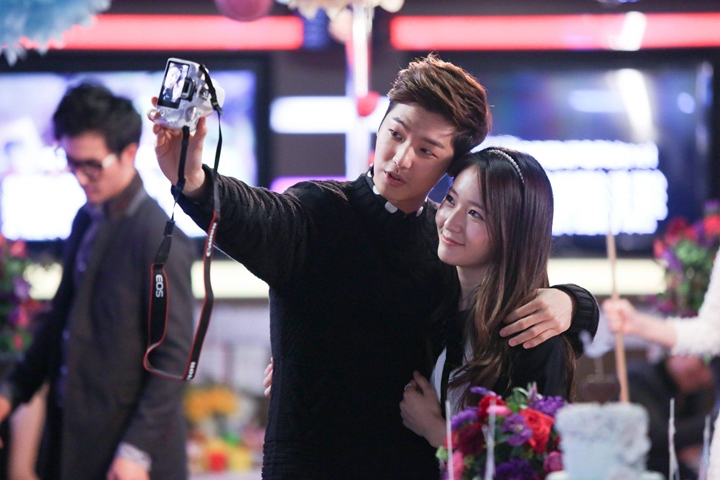 Krystal dan Kang Min Hyuk CNBLUE