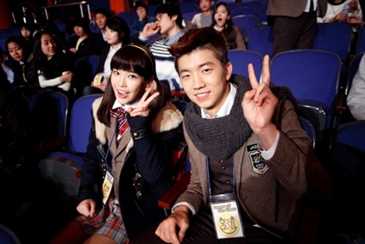 IU dan Wooyoung 2PM