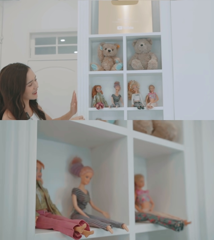 Rak Boneka Kesayangan