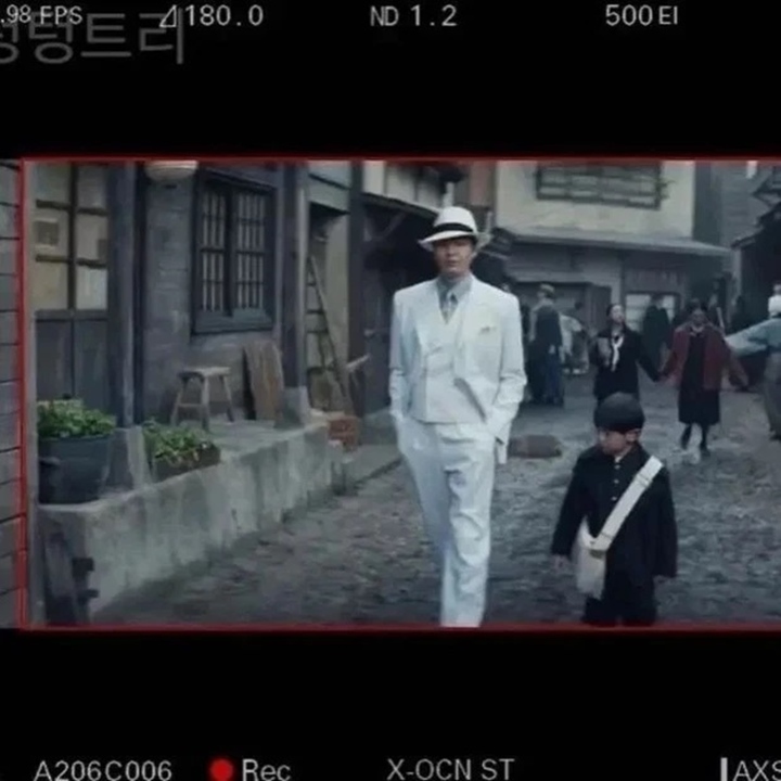 Potret Lee Min Ho Bareng Sang Putra di Drama \'Pachinko\' Jadi Sorotan