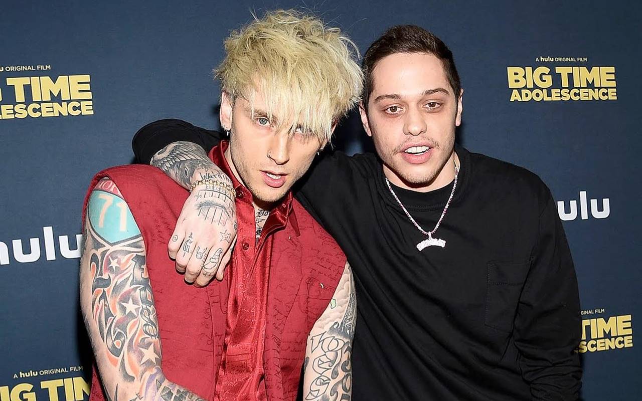 Machine Gun Kelly Spill Pete Davidson Bakal Jadi Groomsman Di Nikahannya Dengan Megan Fox?