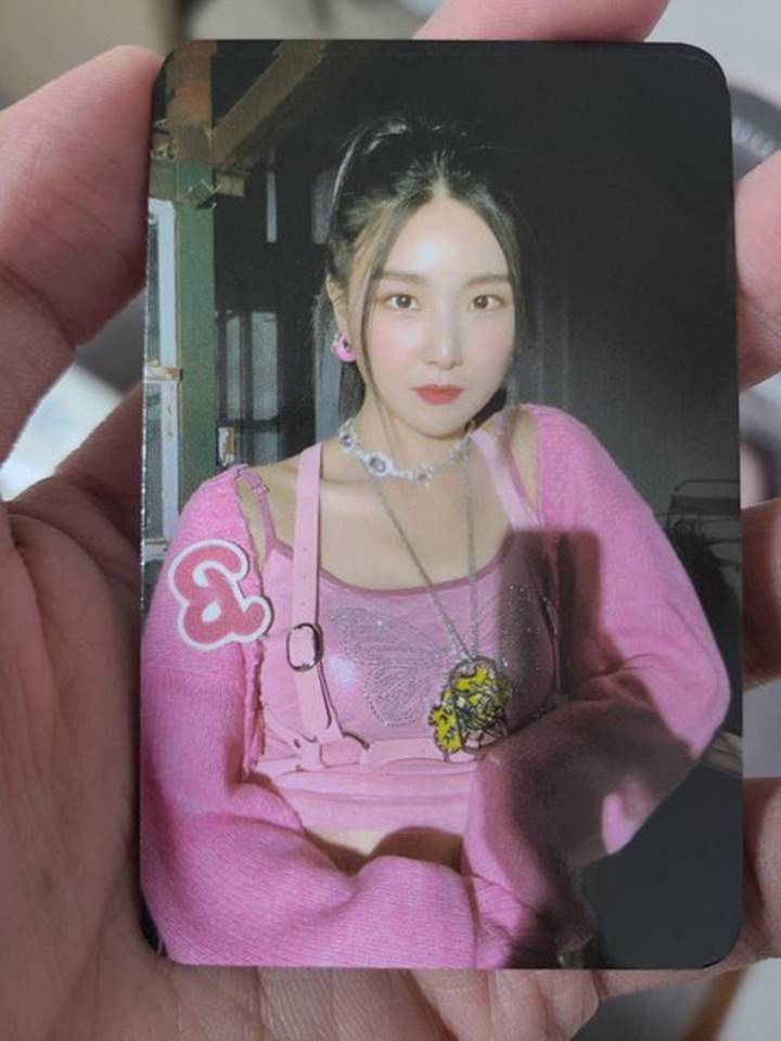Staf Agensi Brave Girls Kena Kritik Photocard Dibuat Asal-Asalan, Dinilai Tak Berpengalaman