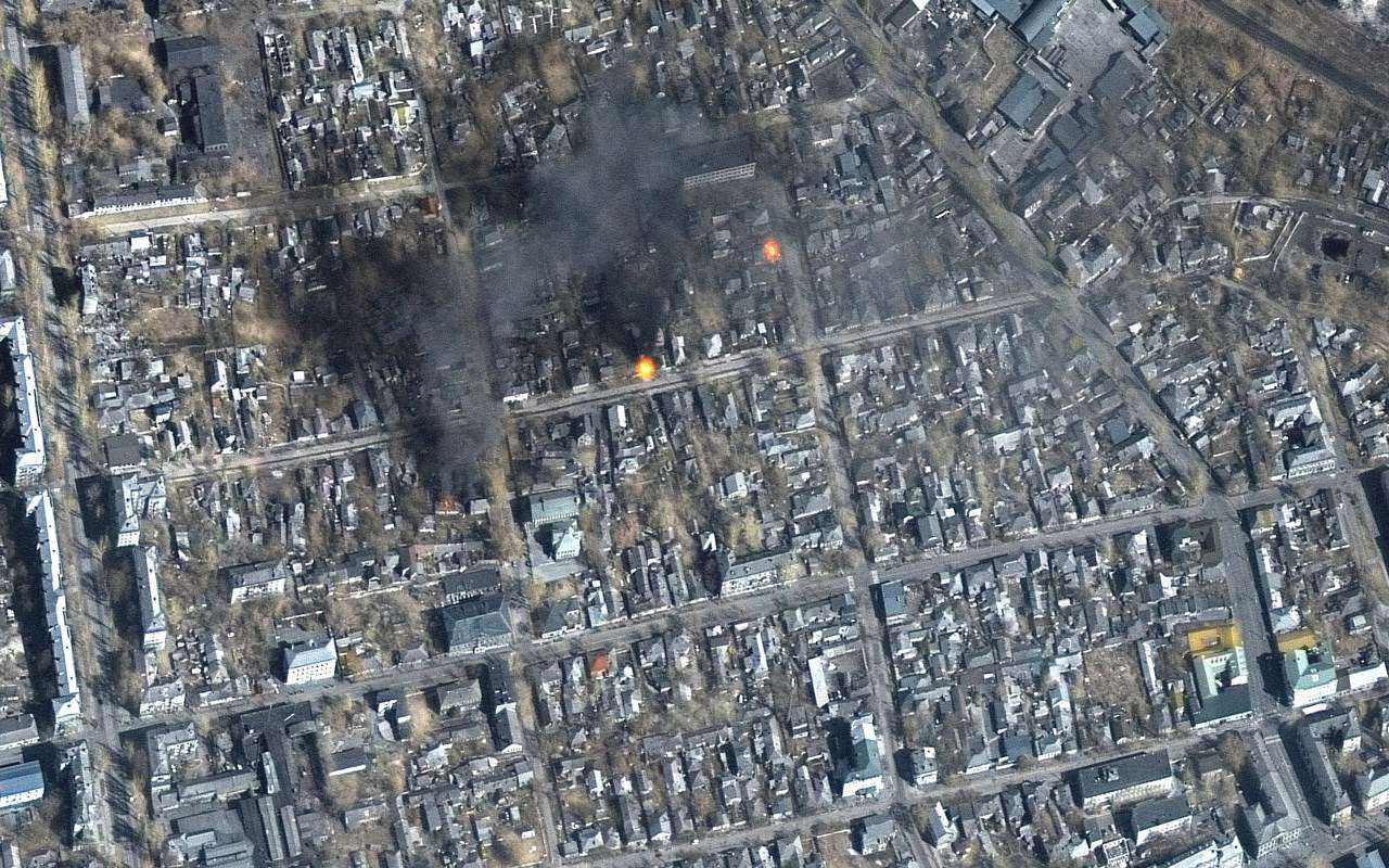 Foto Satelit Mentahkan Bantahan Rusia Soal Pembunuhan Massal di Bucha, Presiden Ukraina Tahan Tangis