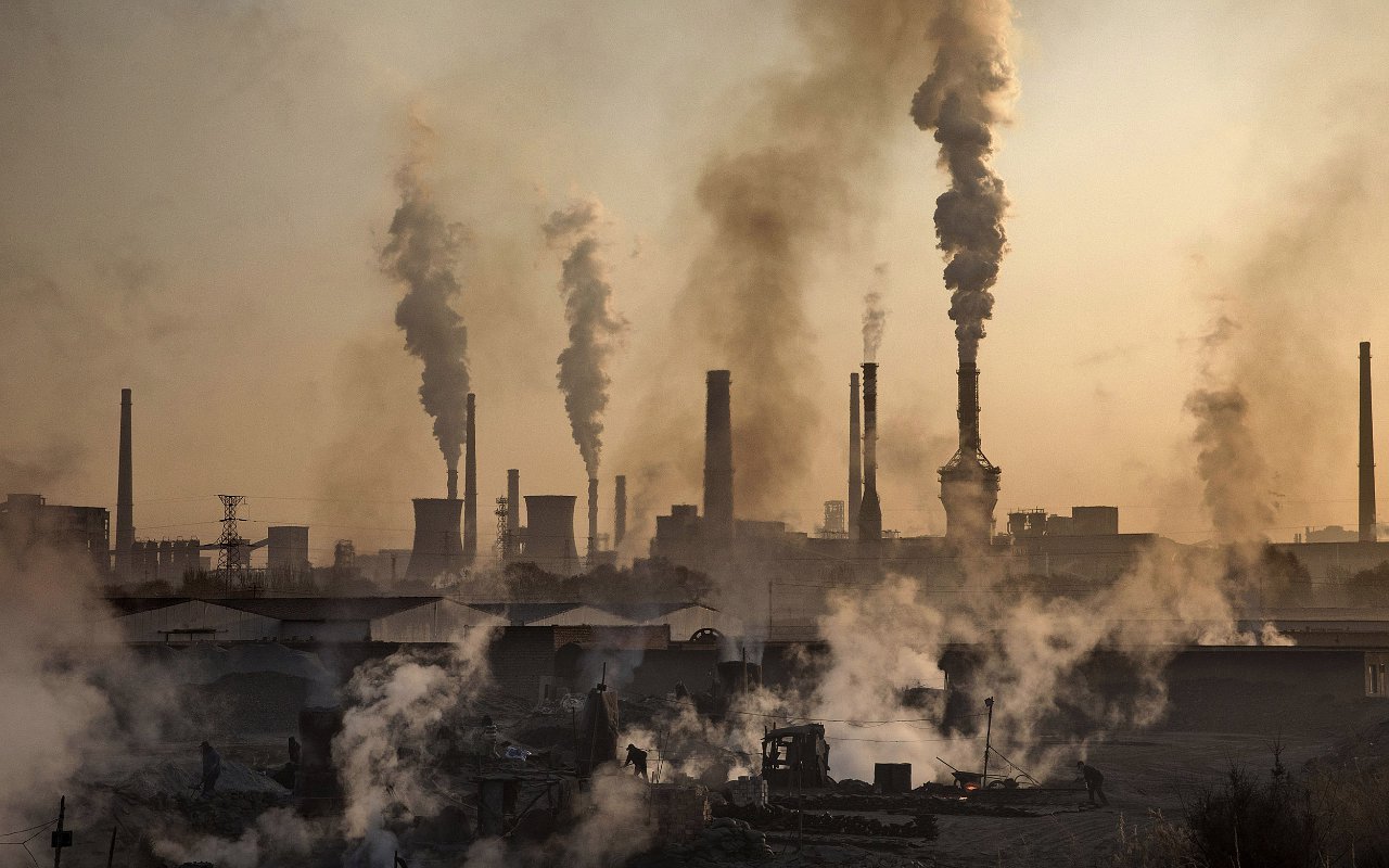 Bencana Iklim Mengancam, Manusia Punya Waktu Kurang dari 3 Tahun Stop Peningkatan Emisi Karbon?
