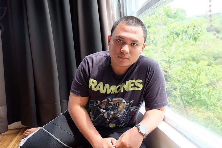Manglingi dengan potongan plontos