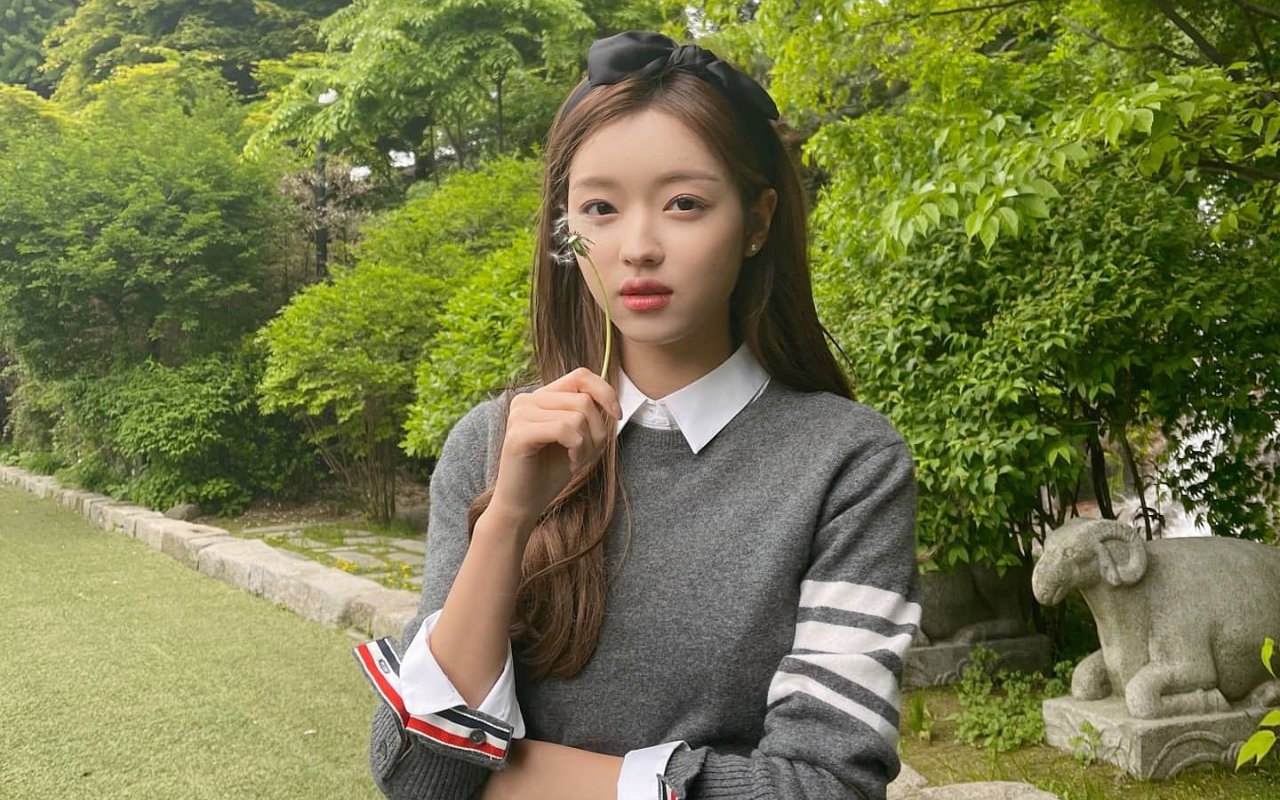 YooA Oh My Girl Hiatus di Tengah Promosi 'Real Love', Intip 7 Potret Keceriaannya yang Penuh Energi