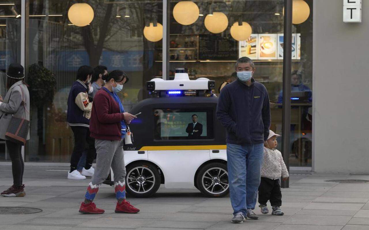 Penduduk Shanghai Protes Kurangnya Pasokan Saat Lockdown, Drone Pemerintah Beri Peringatan Ini