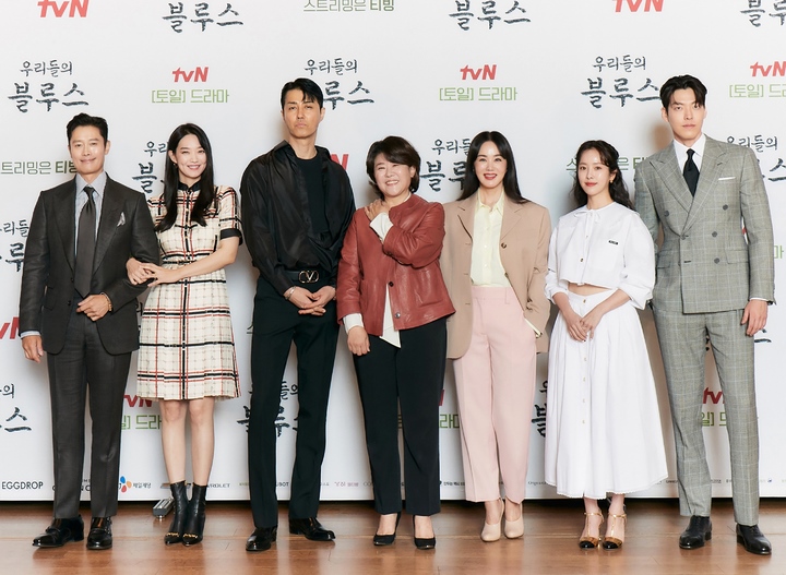 Kim Woo Bin dan Shin Min A Akhirnya Satu Frame di Jumpa Pers \'Our Blues\'