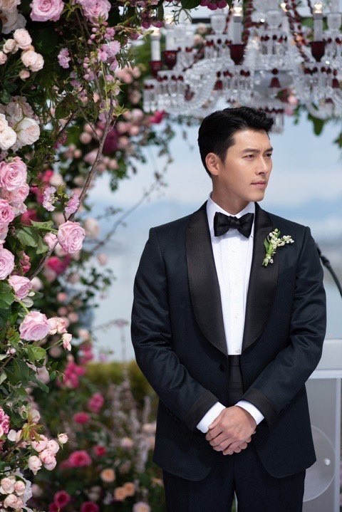 Usai Foto Pre Wedding, Tom Ford Kembali Rilis Penampilan HD Hyun Bin Berbalut Tuxedo di Pernikahan