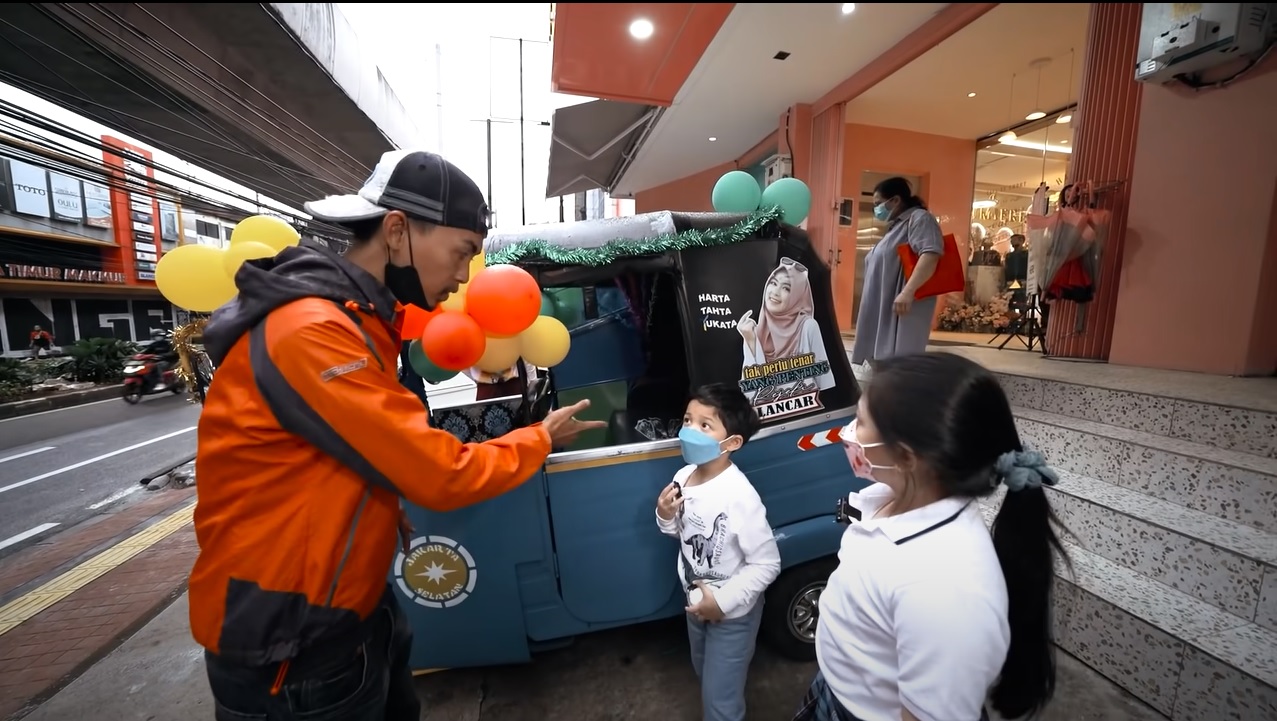 Menyapa abang bajaj
