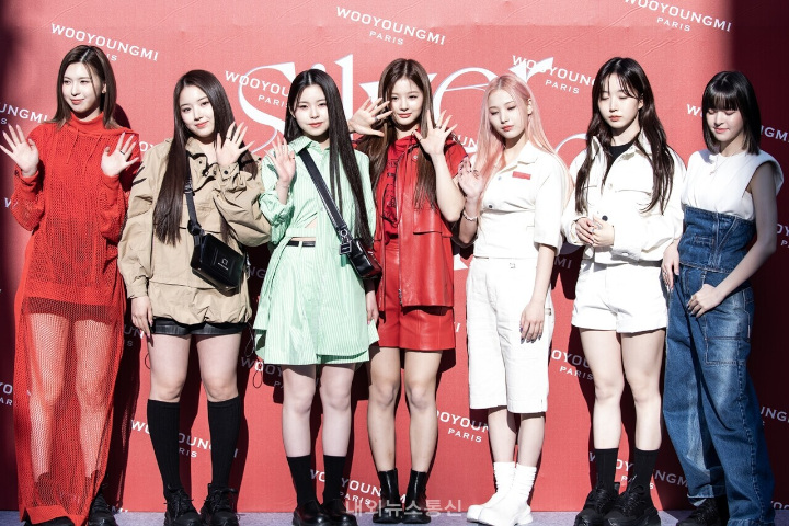 NMIXX Tampil di Acara Fashion dengan Busana Mengejutkan, Visual Ikut Kena Cibir