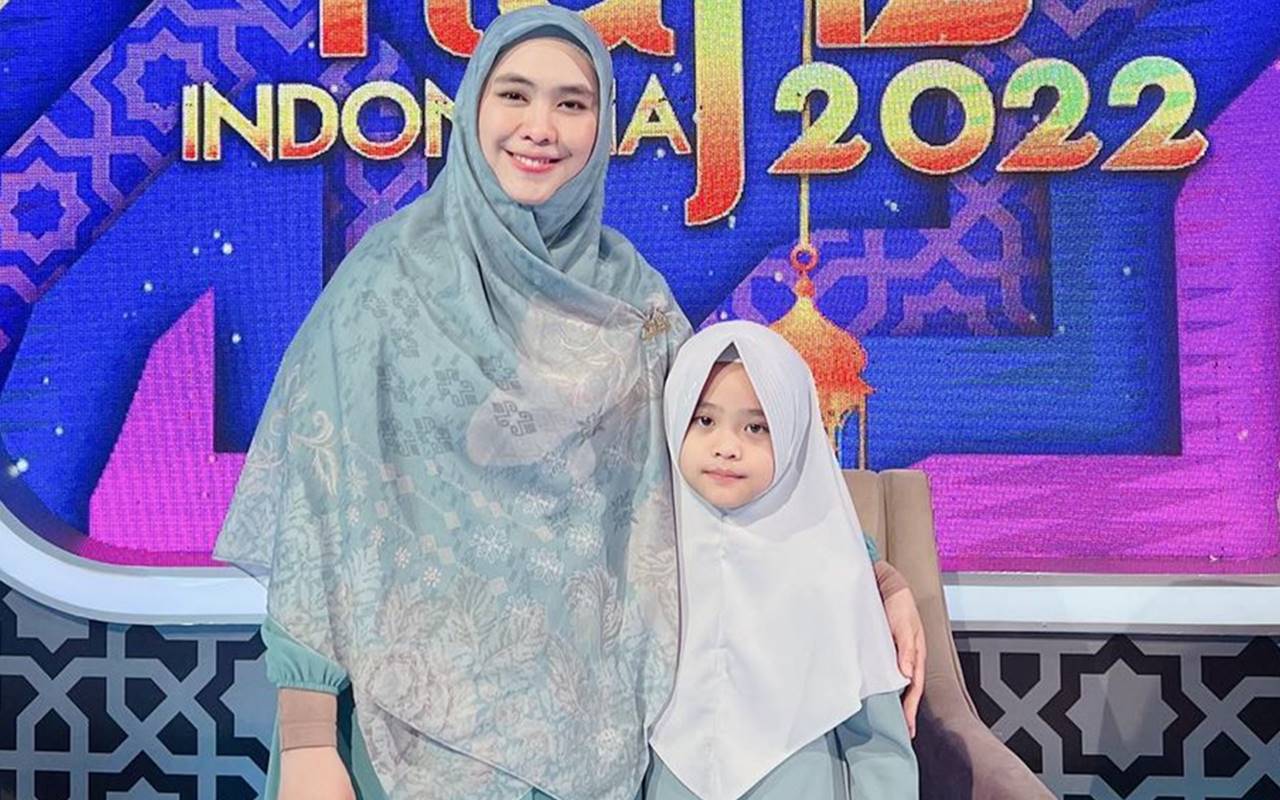 Oki Setiana Dewi Dukung Keinginan Sang Putri Jadi Ustazah, Ada Cerita Haru Saat Diajak Isi Ceramah