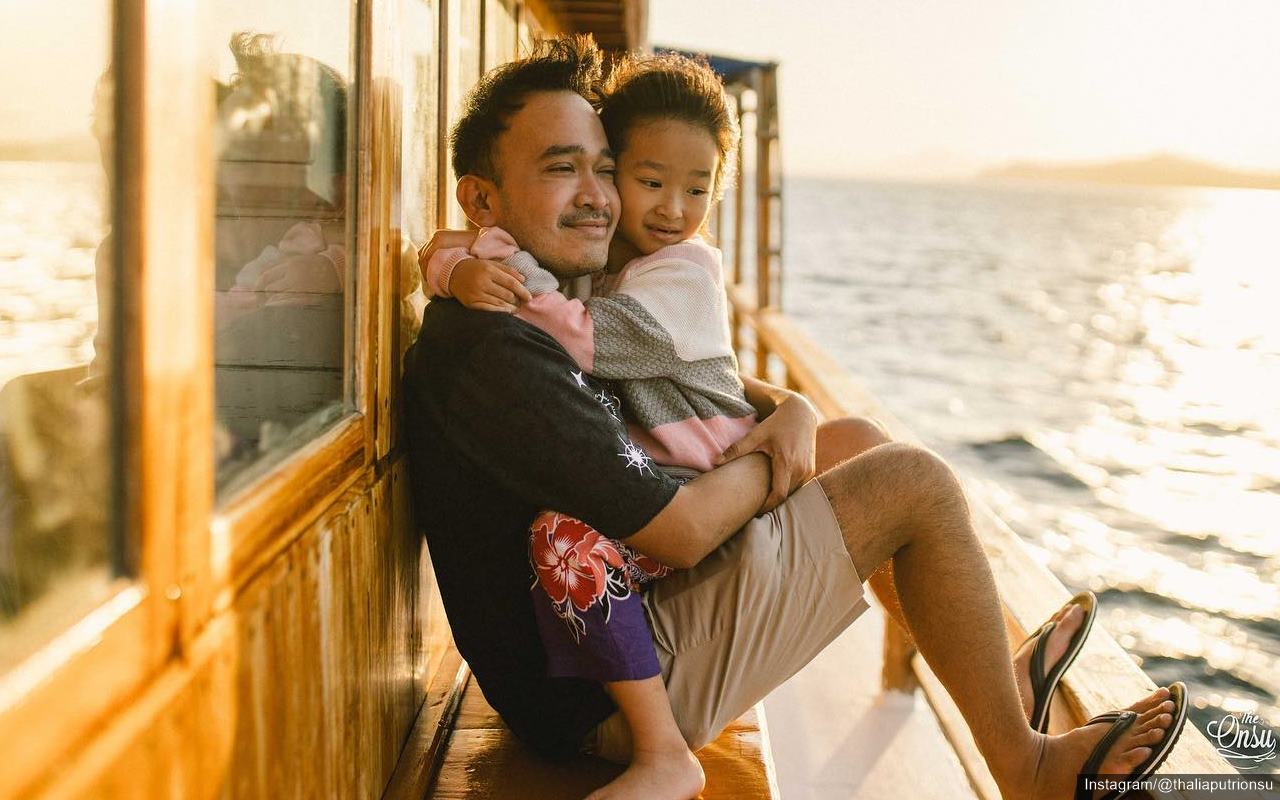Ruben Onsu Tenangkan Thalia yang Nangis Gara-gara Salah Jawab 1 Soal