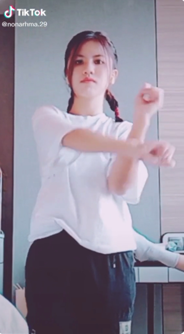 Joget TikTok Ala Suster Rahma