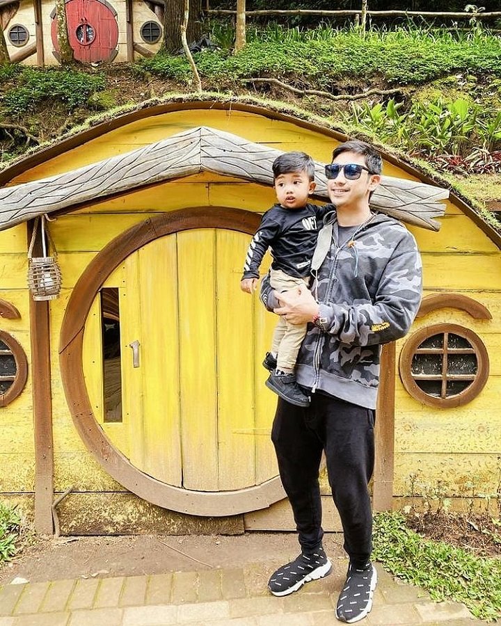 Jalan-jalan Ke Rumah Hobbits