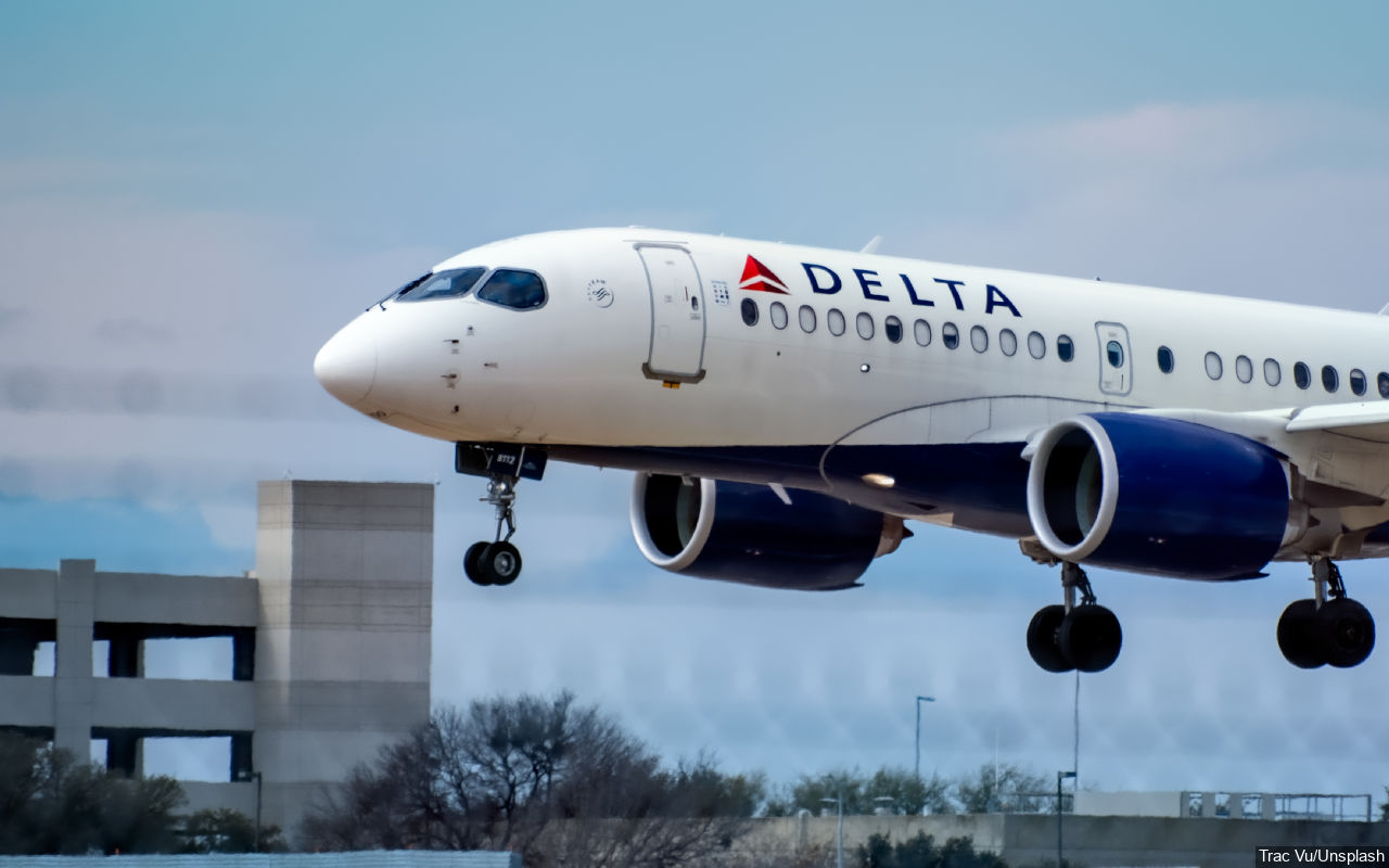 Delta Jadi Maskapai Pertama AS yang Bayar Pramugari Saat Mengudara