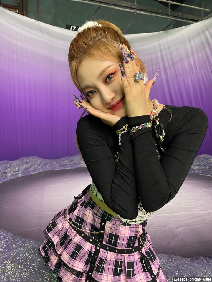 Idol Bilingual