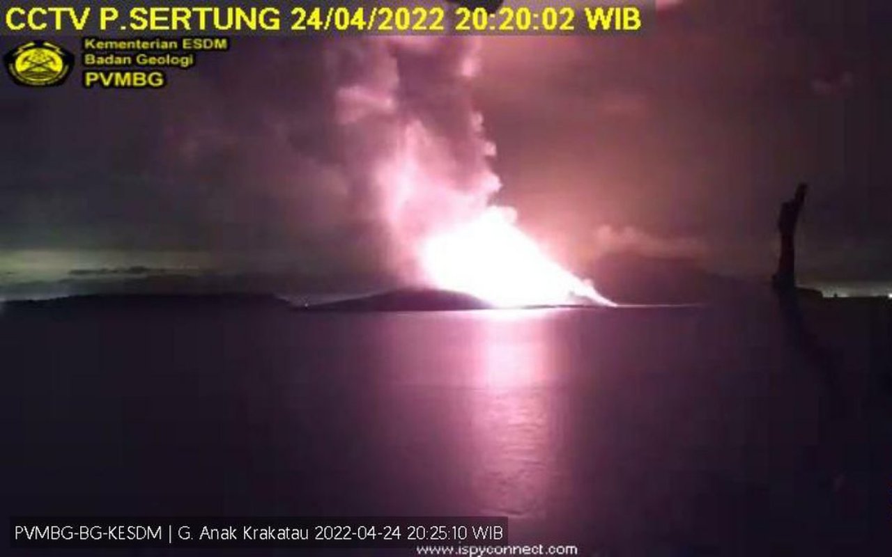 Pemerintah Pastikan Siap Hadapi Gunung Anak Krakatau yang Naik ke Level III di Tengah Arus Mudik