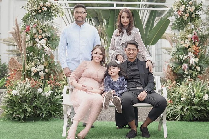 foto manis keluarga lengkap 'Ikatan Cinta'