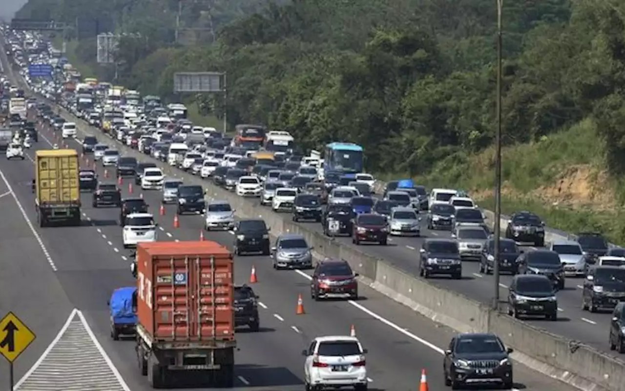 Jokowi Imbau Agar Pemudik Tak Serentak Balik Tanggal 7-8 Mei Demi Hindari Kemacetan