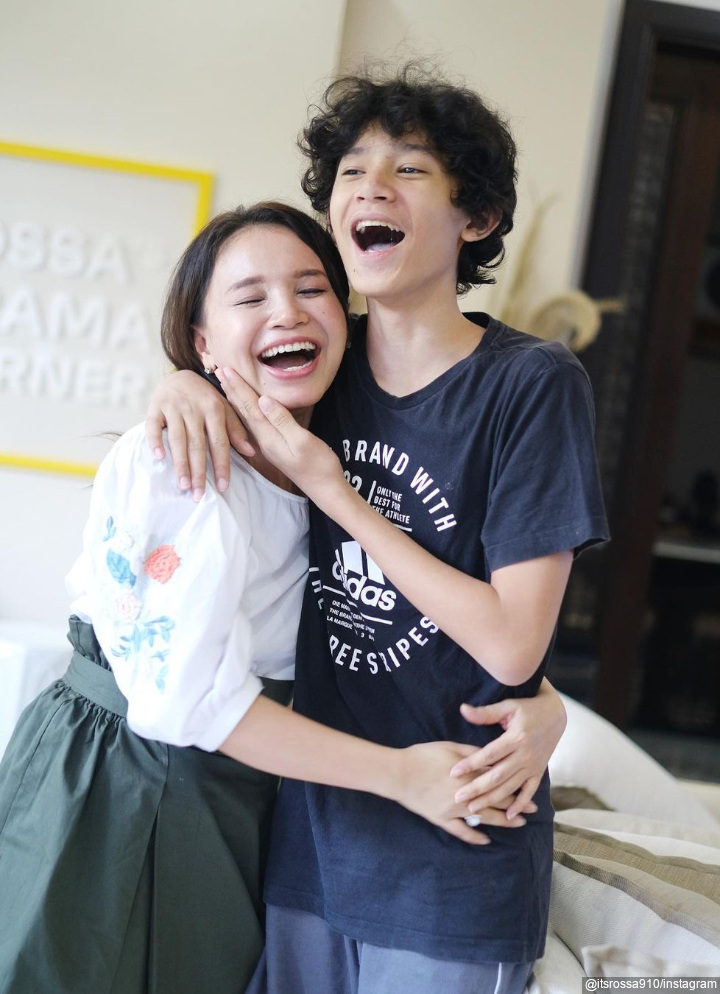 Miliki Cara Senyum Sama