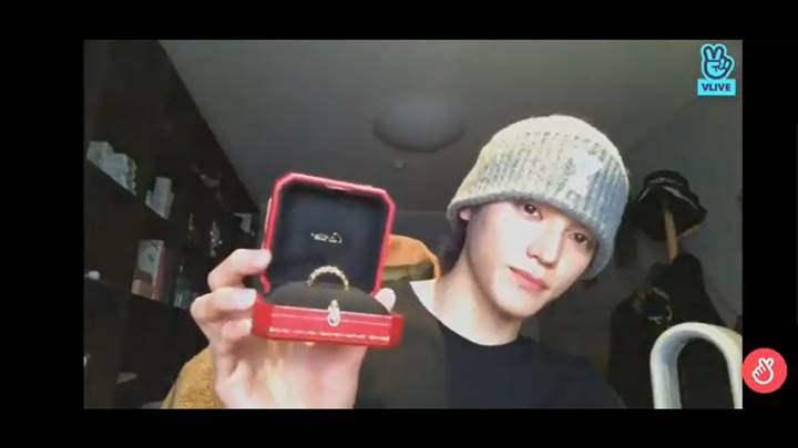 Taeyong NCT menceritakan mengenai momen dibelikan cincin persahabatan Doyoung
