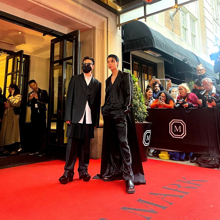 Tebar pesona di red carpet