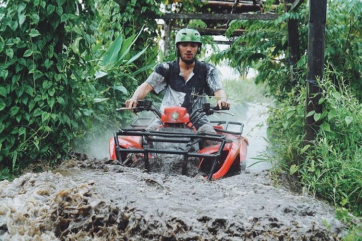 serunya naik ATV