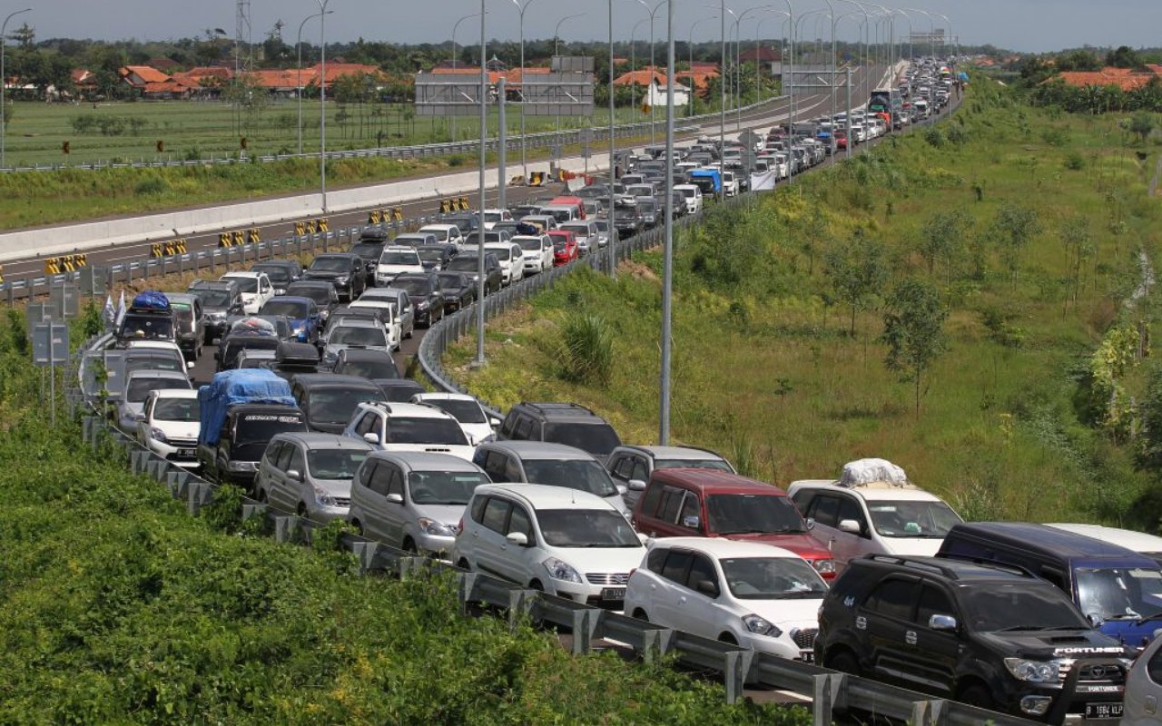 One Way di Masa Arus Balik Berakhir, Tol Jakarta-Cikampek Kembali Normal
