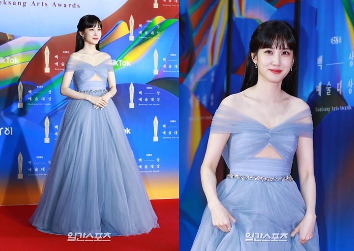 Baeksang Arts Awards 2022: Tutupi Area yang Perlu, Gaun Park Eun Bin Terlalu Seksi? 1