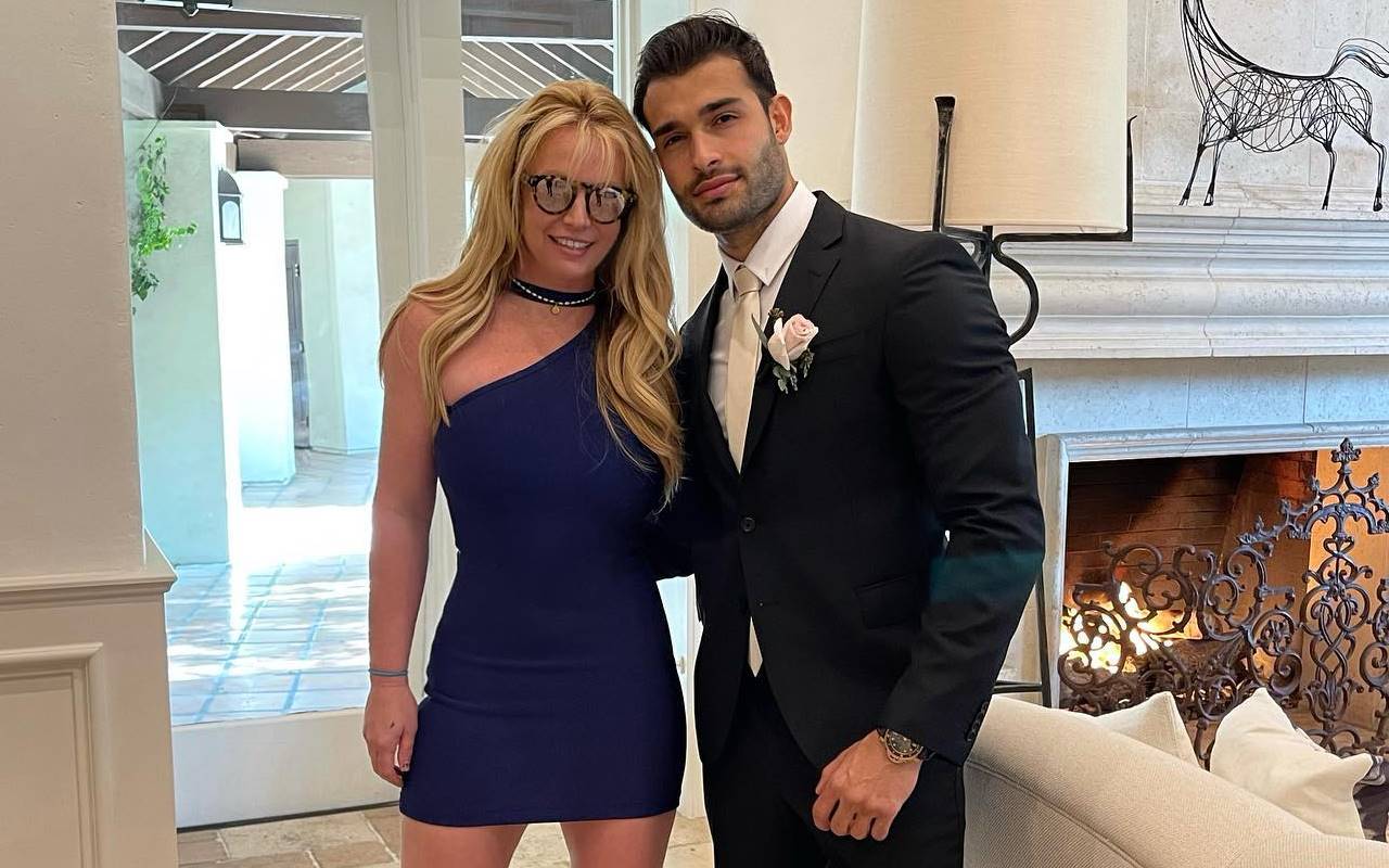 Sam Asghari Tunangan Britney Spears 'Bocorkan' Tanggal Pernikahan