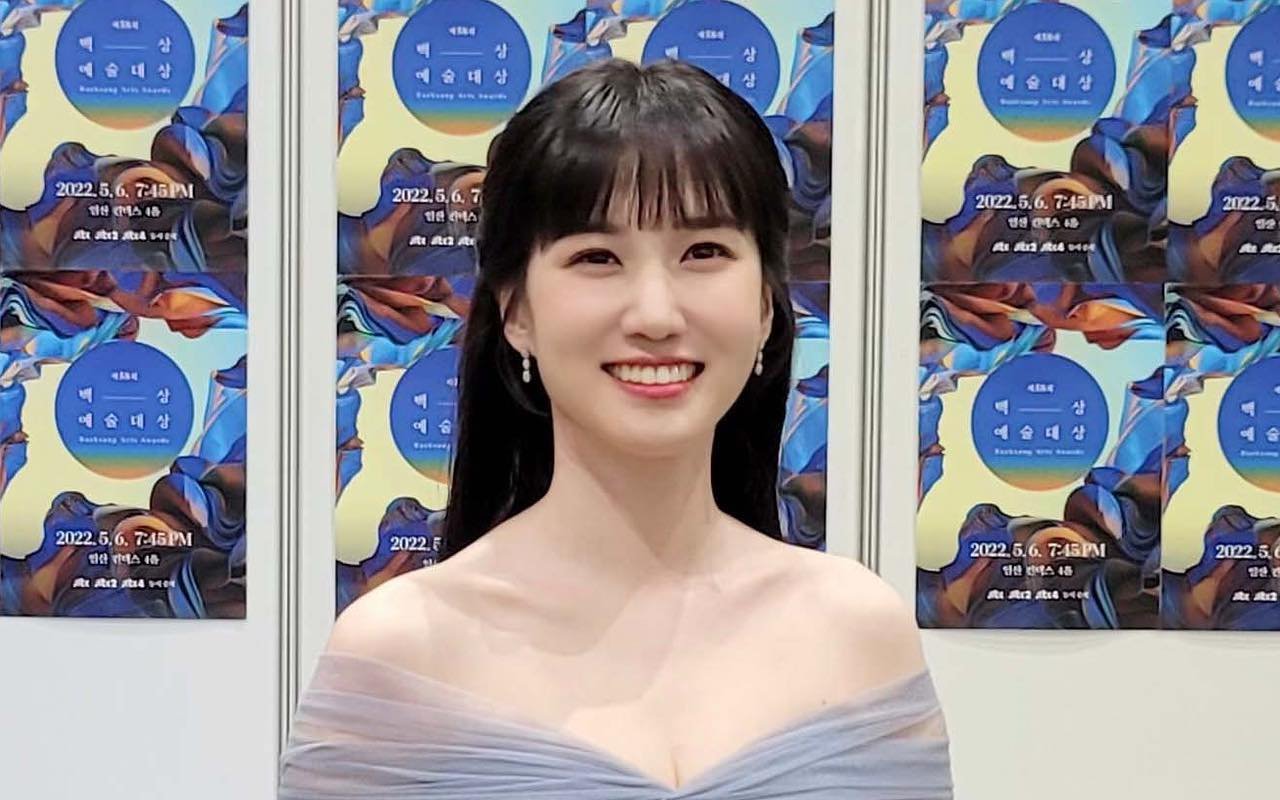 Gaun Park Eun Bin di Baeksang Arts Awards 2022 Curi Perhatian, Intip 7