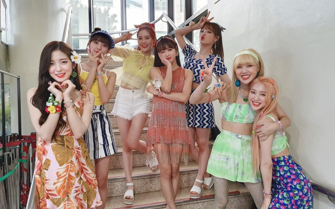 Hengkang Grup, 8 Momen Manis Jiho Bersama Oh My Girl Tak Terlupakan