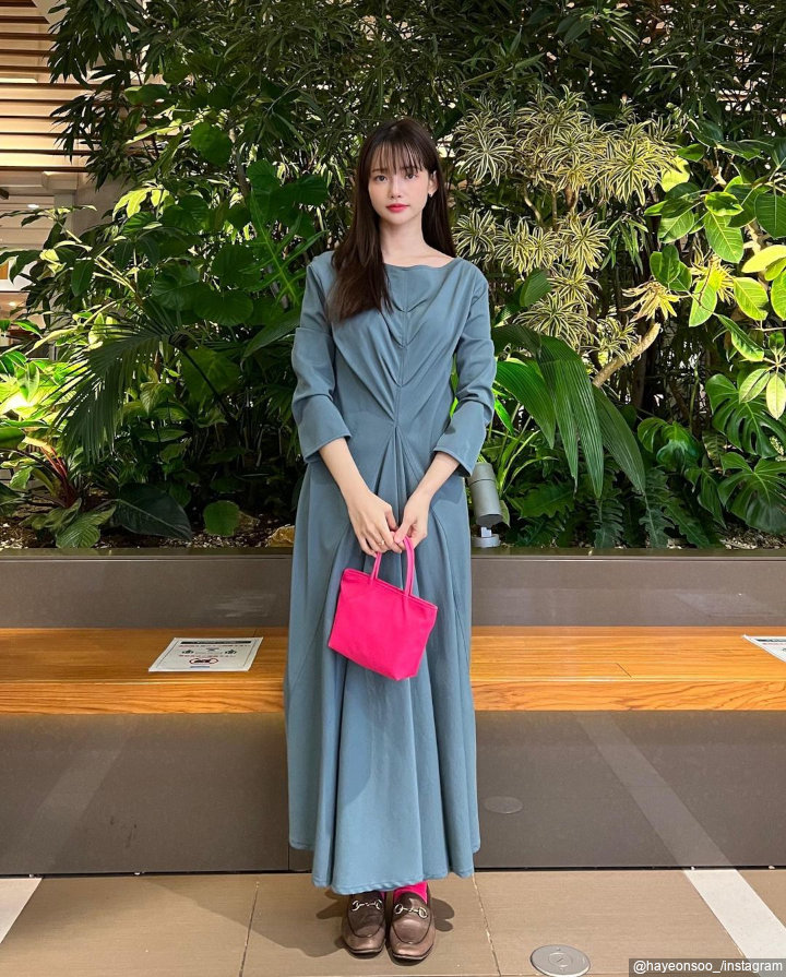 Outfit  <i>cheerful</i>