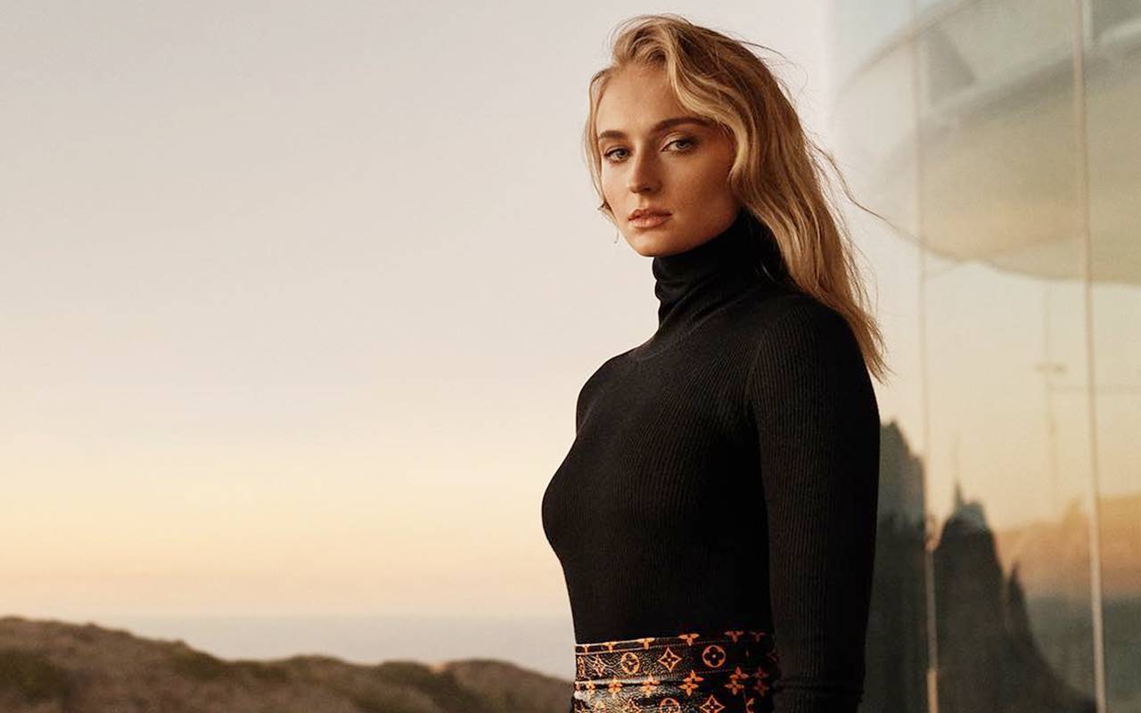 Sophie Turner Simpan Trauma Usai Bintangi 'Game of Thrones' Karena Adegan Intim?