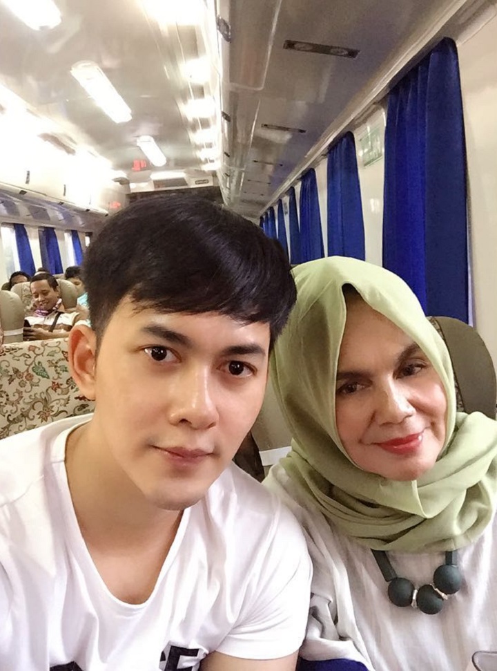 Selfie manis sebelum hadiri <i>event</i>
