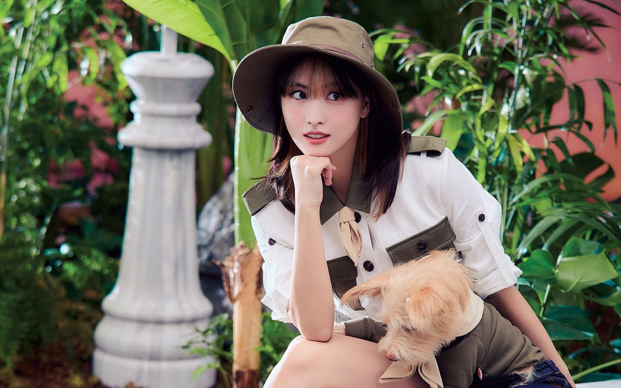 Momo Twice Pamer Body Sempurna yang Bikin Fans Ngiler di Bandara Los Angeles