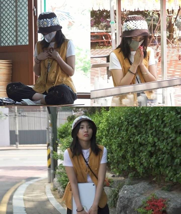 Dikenal Swag Abis, Soyeon (G)I-DLE Bawa Kitab Suci Ini di Tas