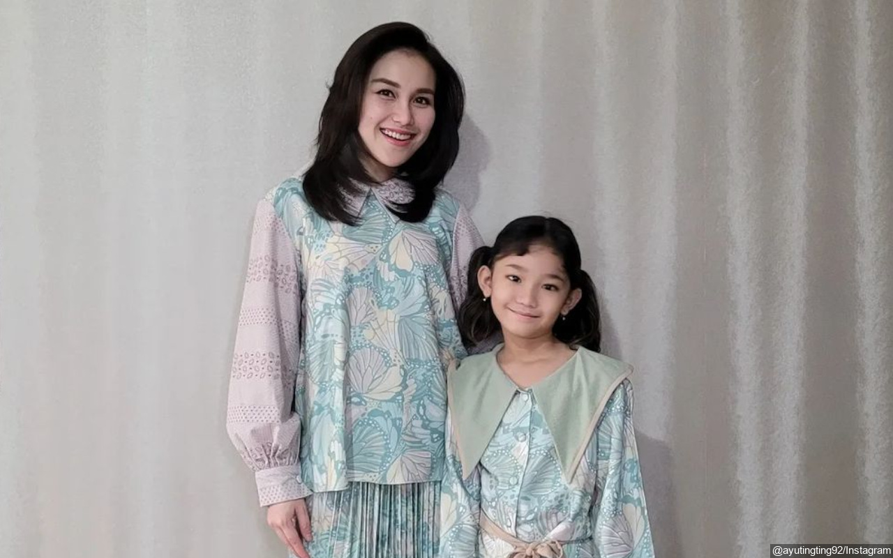 Liburan ke Pantai, Ayu Ting Ting Malah Akui Kesal Gara-gara Kulit Sang Putri