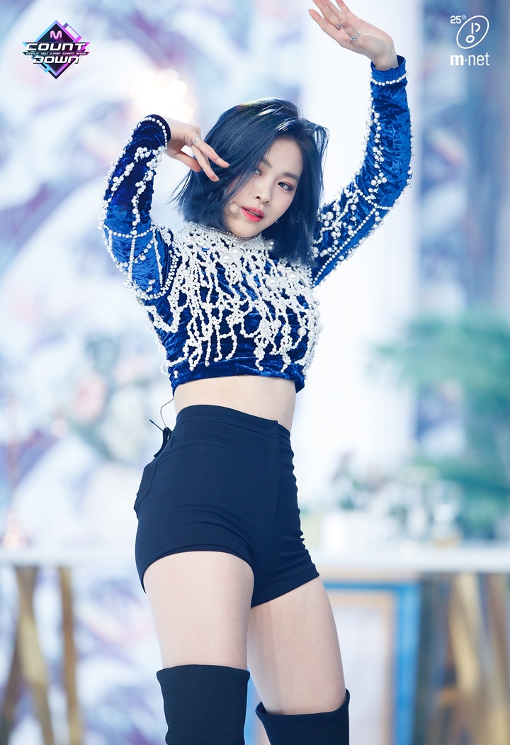 Super Chic Dengan Dark Blue