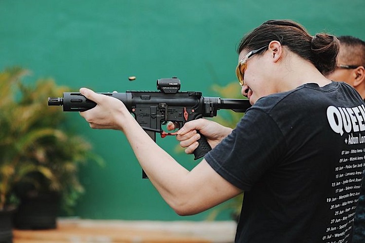 Latihan menembak