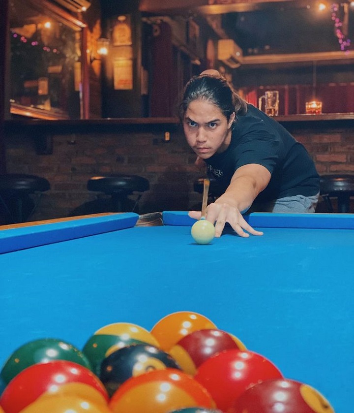 Bermain Billiard
