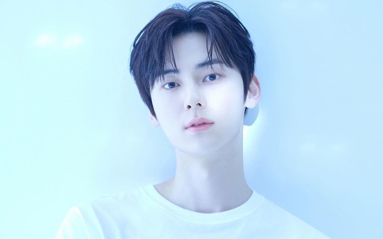 Menjadi pendekar di 'Alchemy of Souls', 8 potret Hwang Minhyun seperti Pangeran Tampan